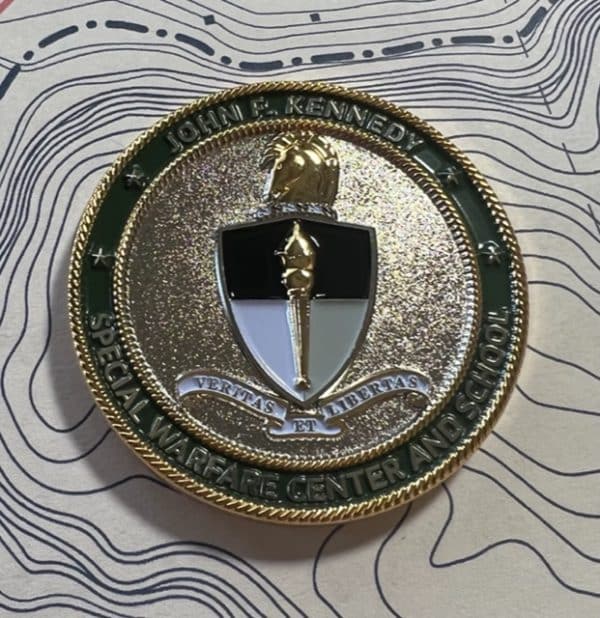 jfkswcs-special-forces-qualification-course-graduates-coin-controlled